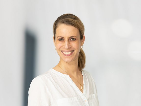 Dr. Anne Keller