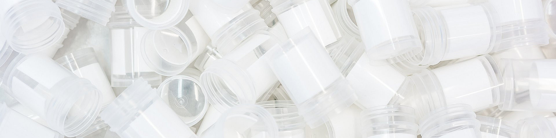 Eine Ansammlung leerer Proben